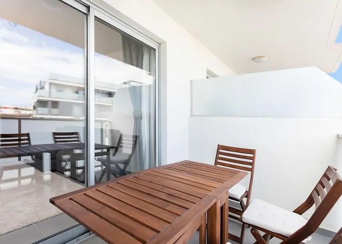 Tejita , The Dream Flats *