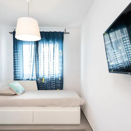 Tejita , The Dream Flats *